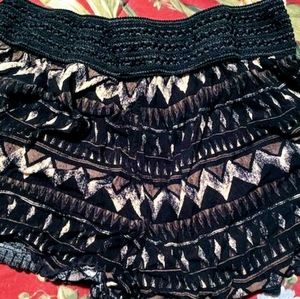 Women's XL, No Boundaries shorts.